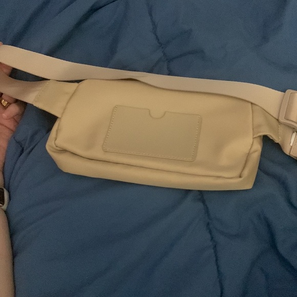 NWOT tan Steve Madden cross body bag FINAL DISCOUNT - Picture 7 of 7